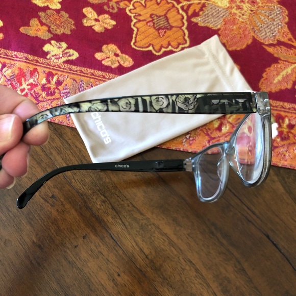 Chico’s Reading Glasses w/Drawstring Bag +2.00 - Picture 4 of 9